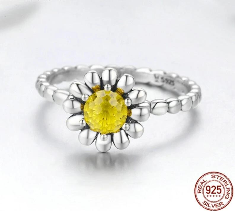 Colourful Daisy Ring