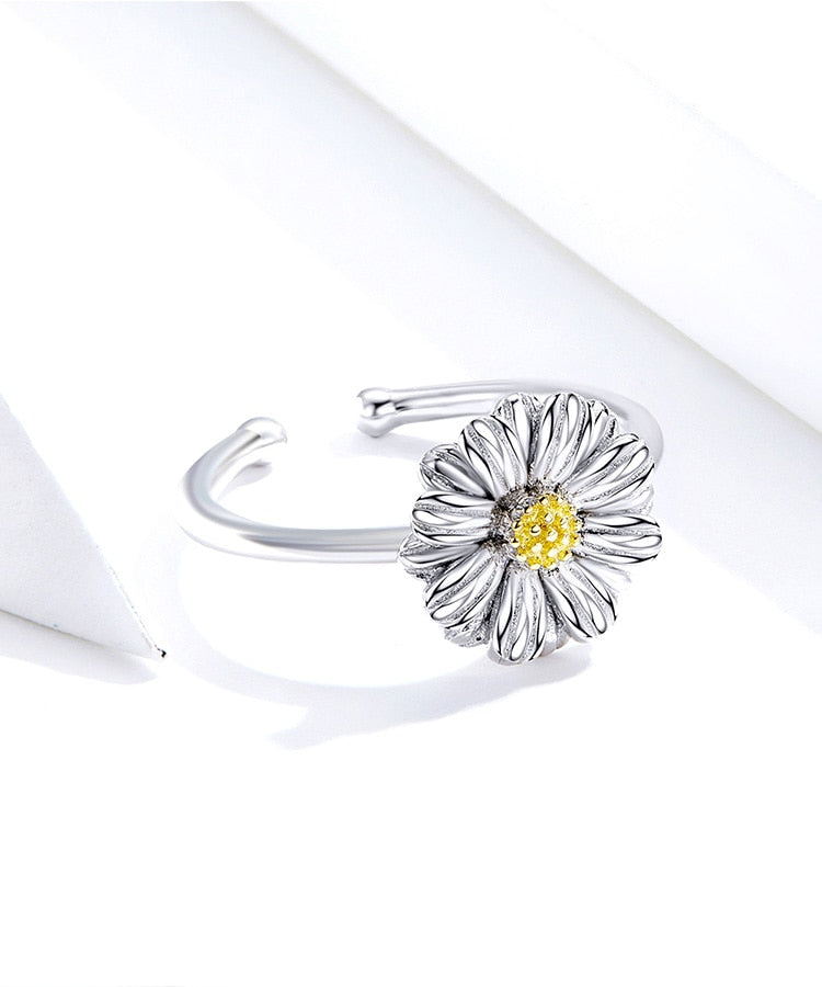 Adjustable Daisy Ring