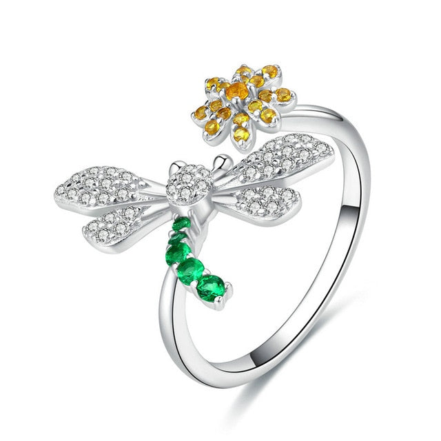 Insect and daisy ring