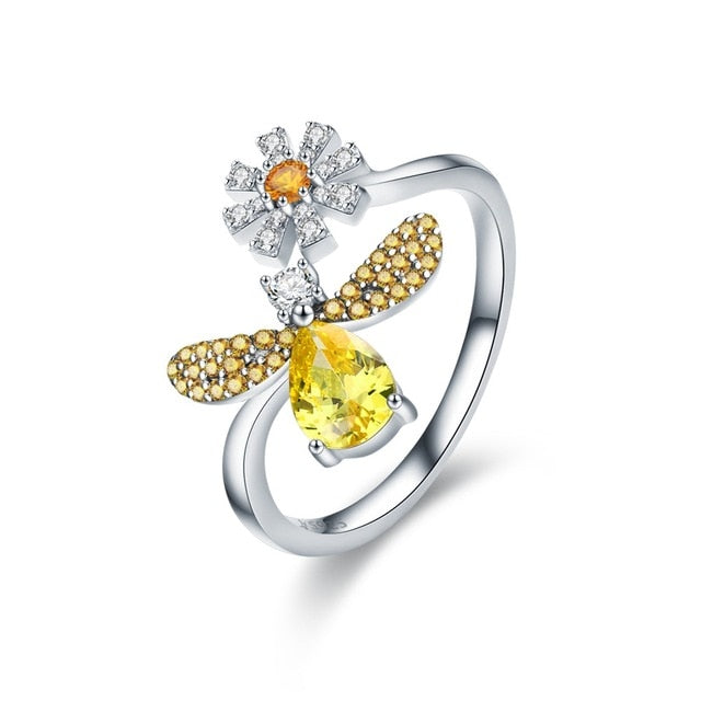 Insect and daisy ring