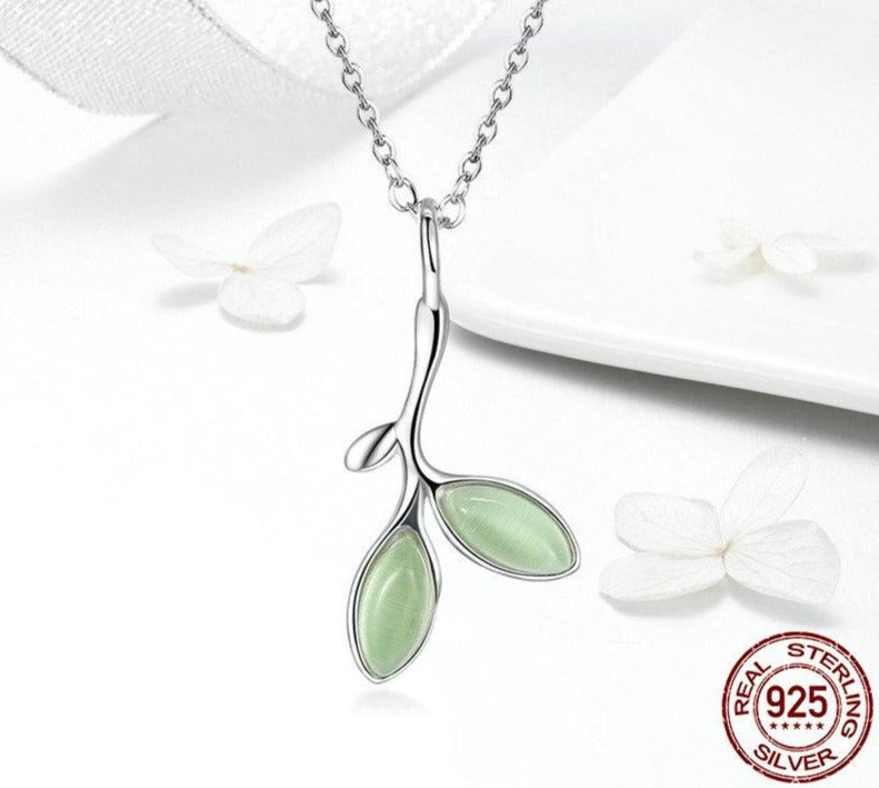 Green tea leaves pendant